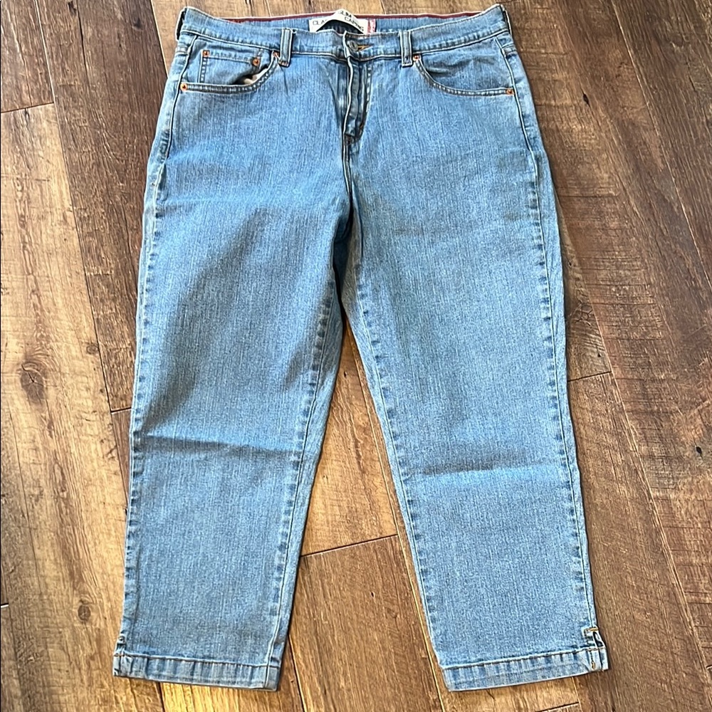 Light Blue Women's Levi’s Classic Slim Capris Jeans Sz 14